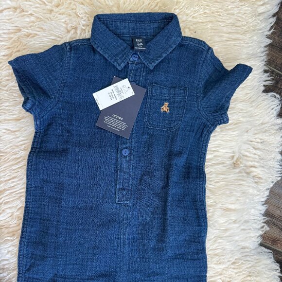 Baby Gap Gauze Button Down Pocket Romper in Denim Blue, Size 18-24 months - Picture 3 of 6